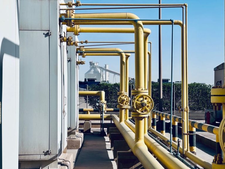 カナダ、BC州と連邦が新パイプラインで合意 石油タンカー禁止は維持