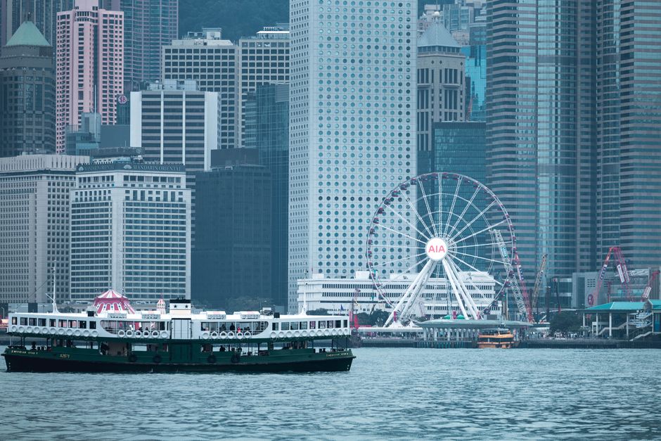 香港・軍艦出港で複数フェリー航路が運休へ 運輸署が余裕ある出行を呼びかけ