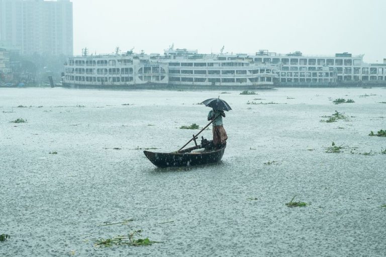 タイで季節風強まり大雨、7月15日まで小型船に出航見合わせ勧告