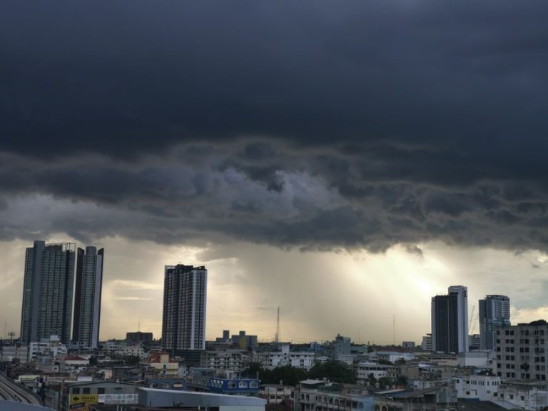 台湾で大雷雨警報 4県市に警戒呼びかけ、対象エリアを公表