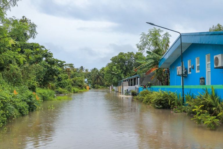 タイ気象局が警報第5号、9月13日まで大雨と鉄砲水に警戒