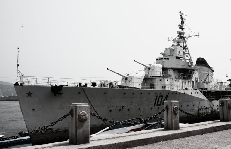 韓国、ホルムズ海峡派兵で揺れる　盧武鉉氏の「派兵ジレンマ」再び