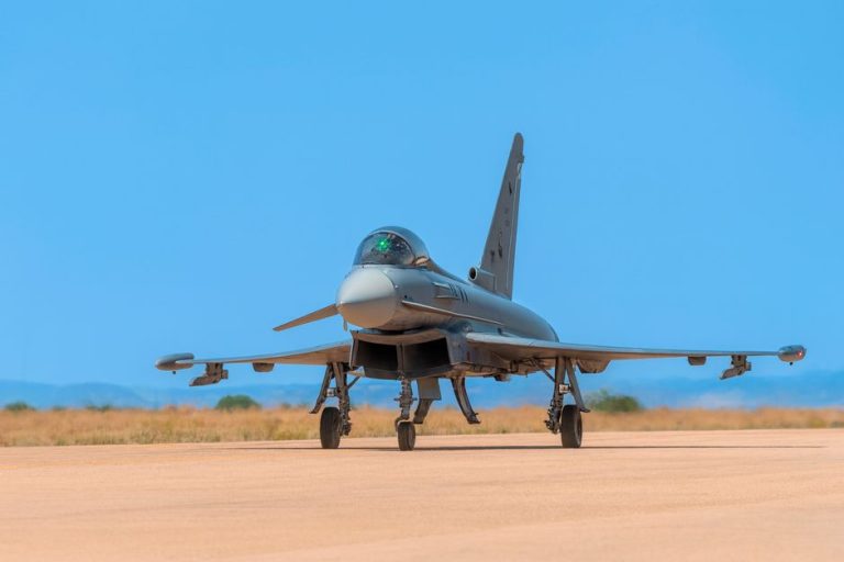 サウジ報道が伝えるイエメン情勢――複数戦線でフーシ派拠点に空爆