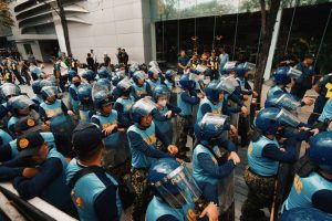 オランダ・ロッテルダムで追悼の沈黙行進が騒乱に　逮捕時に51歳男性死亡