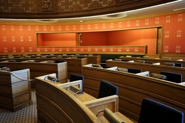 拘束中のフィリピン上院議員、弾劾採決への「一時出所」求めず