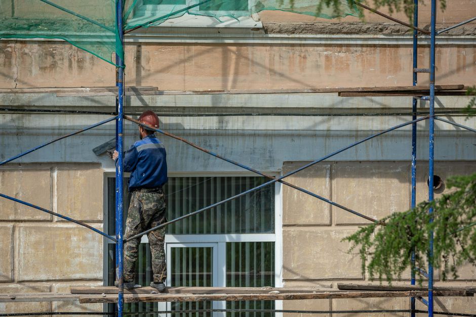 ローマ・コロッセオで22歳作業員が死亡 新照明工事中の事故にイタリア震撼