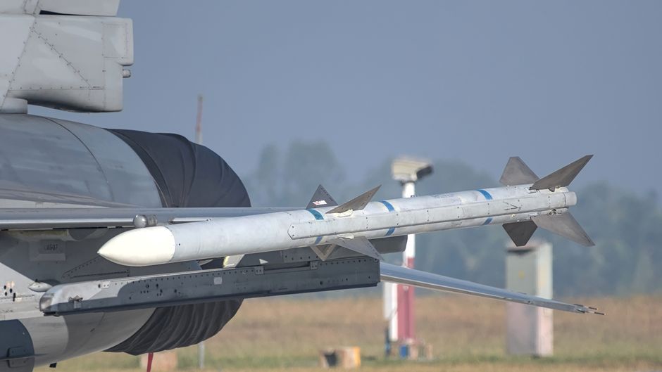 サウジ有志連合、フーシ派の無人機2機と弾道ミサイル2発を迎撃と発表