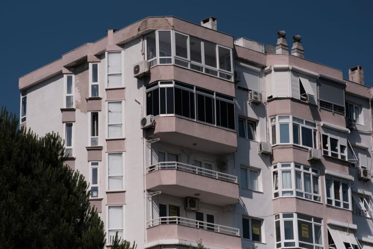 スペイン住宅政策で連立に亀裂 賃貸契約の自動更新めぐりSumarと社会労働党が対立