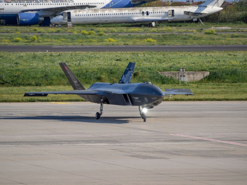 台湾、射程1000キロの攻撃ドローン「勁蜂四型」を嘉義で量産へ