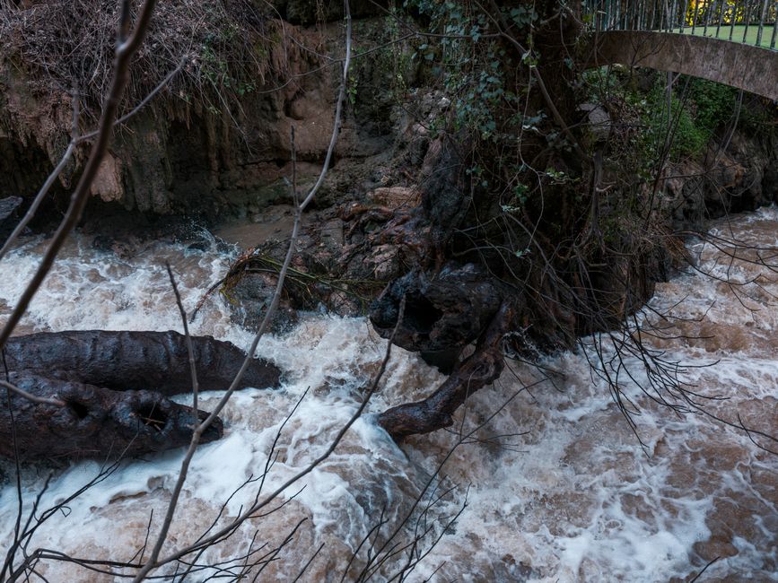 ネパール北部で鉄砲水、5人不明 NZ各紙も報道
